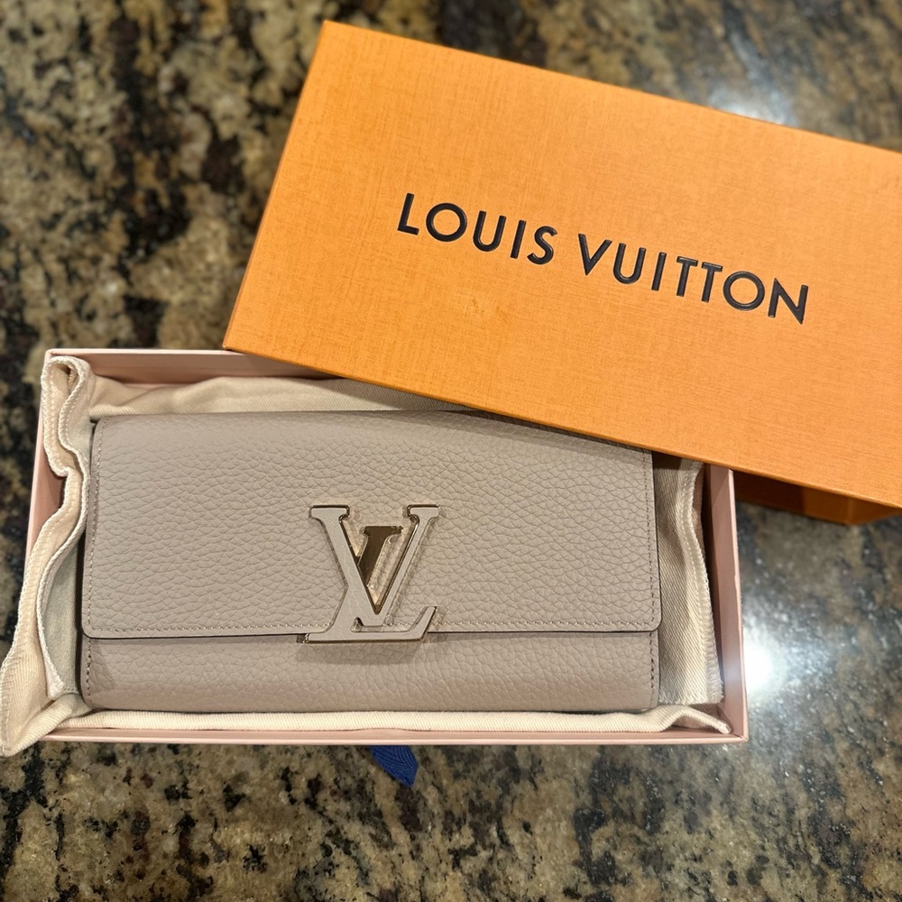 Louis Vuitton Capucines Wallet - NWT & Box